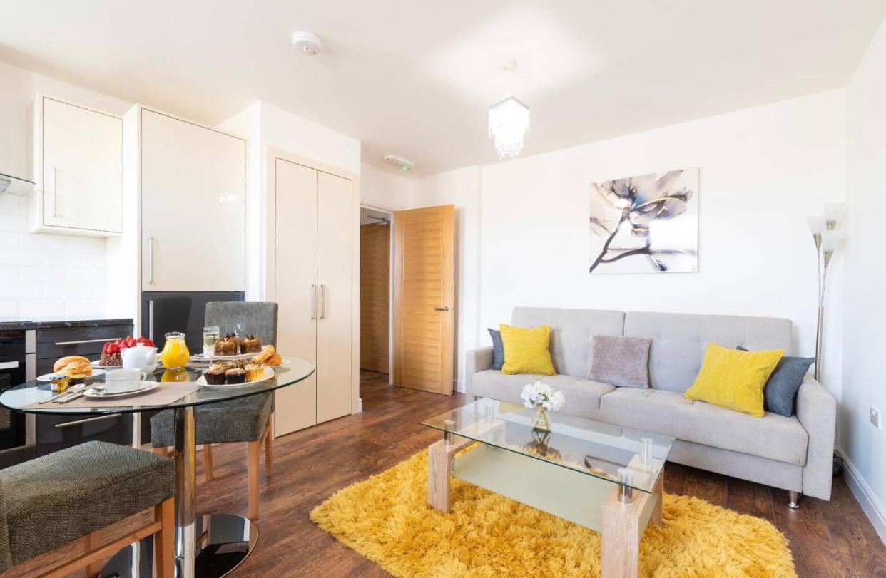 City Apartments By Elegance Living ปีเตอร์โบโรห์ ภายนอก รูปภาพ
